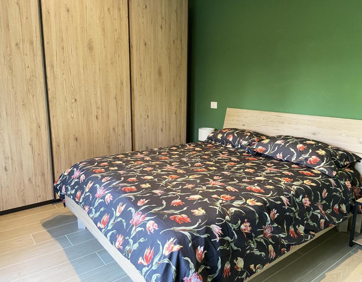 Casa Di Laura Mono E Bilo Di Fronte Ospedale San Raffaele Apartment Segrate Exterior foto